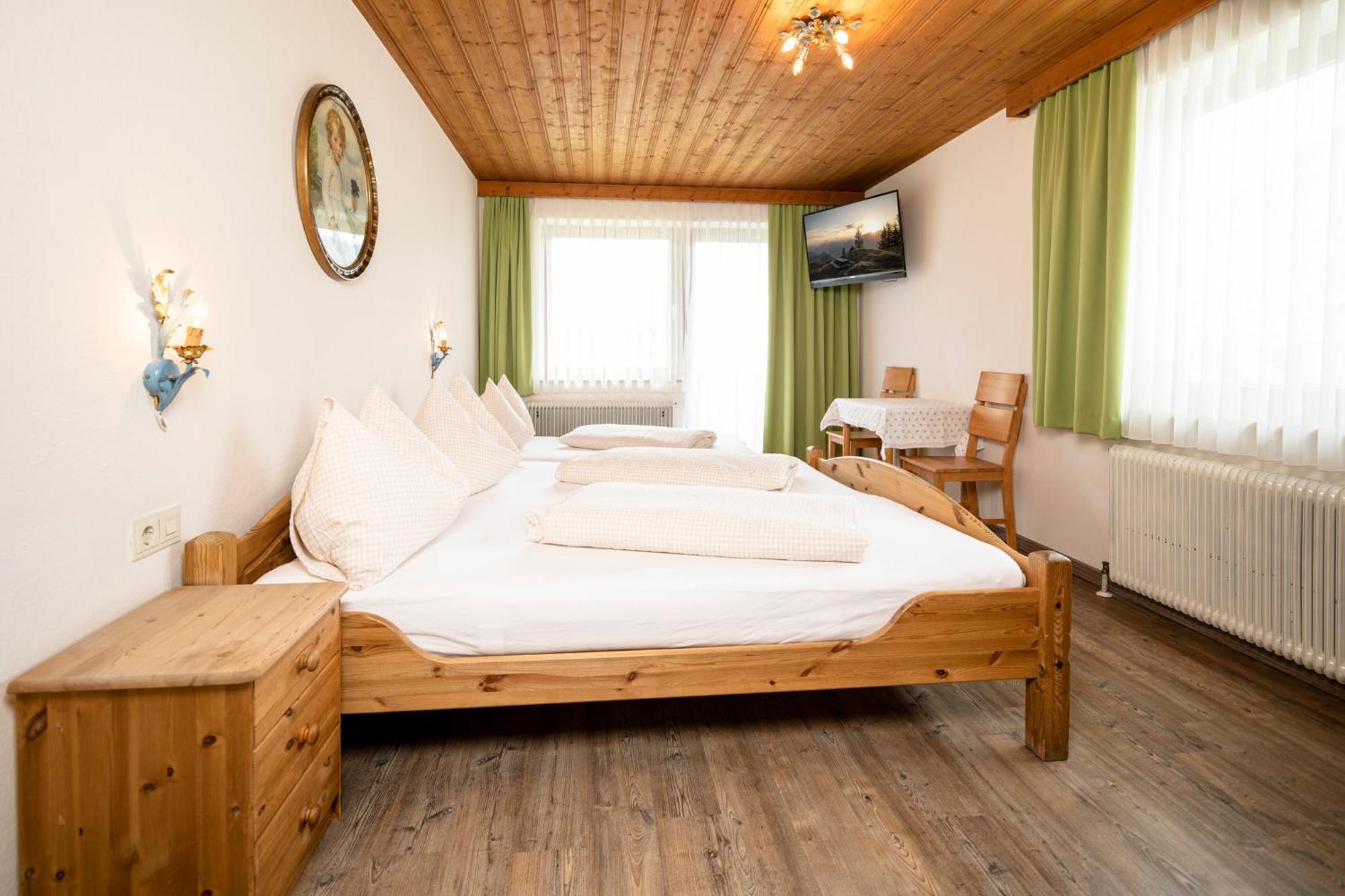 Gasthof Pension Knapp Штрасс-ім-Ціллерталь Номер фото
